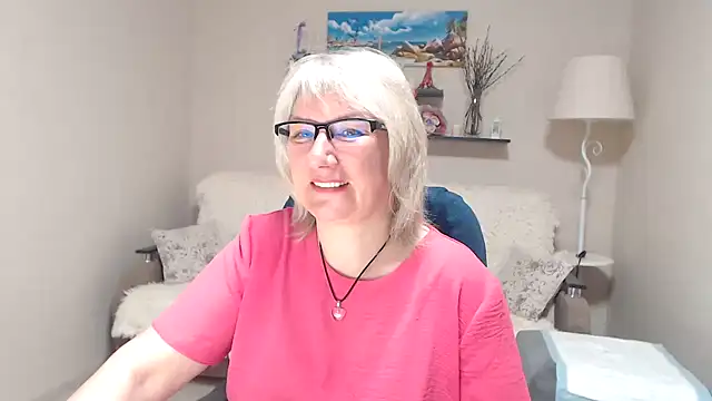 Snapshot of FleurMays chatting on May 6, 2026, 3:02 am FleurMays online show from May 6, 2026, 3:02 am