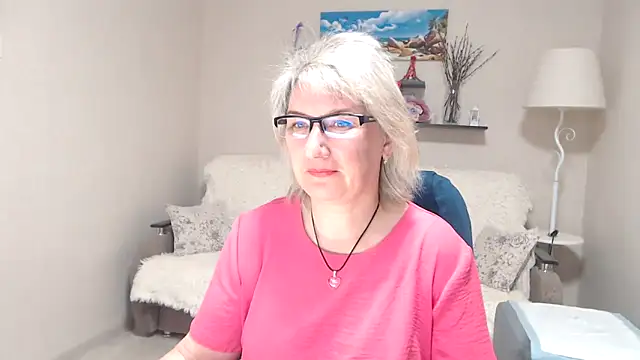 Snapshot of FleurMays chatting on May 12, 2026, 3:25 am FleurMays online show from May 12, 2026, 3:25 am