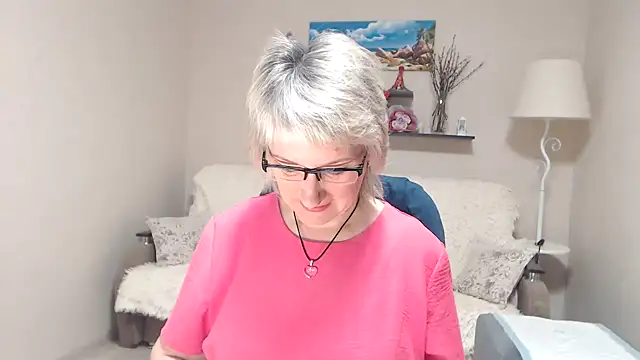 Snapshot of FleurMays chatting on May 15, 2026, 3:02 am FleurMays online show from May 15, 2026, 3:02 am