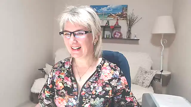 Snapshot of FleurMays chatting on May 23, 2026, 3:45 am FleurMays online show from May 23, 2026, 3:45 am