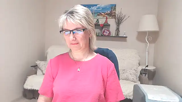 Snapshot of FleurMays chatting on May 28, 2026, 3:59 am FleurMays online show from May 28, 2026, 3:59 am