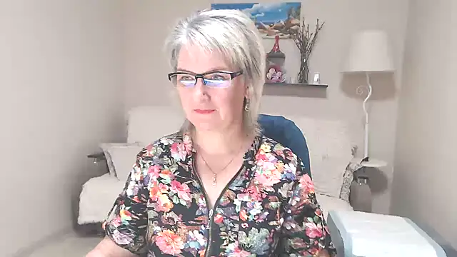 Snapshot of FleurMays chatting on June 23, 2026, 3:04 am FleurMays online show from June 23, 2026, 3:04 am