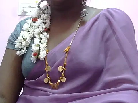 Hot akshara online show from February 9, 2026, 6:56 pm