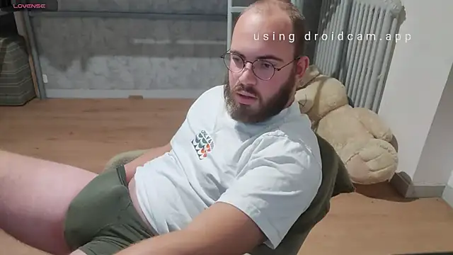 Snapshot of azagoul222 chatting on September 15, 2025, 8:53 pm azagoul222 online show from September 15, 2025, 8:53 pm