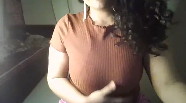 Snapshot of MakeMeCumAhh chatting on March 15, 2025, 7:38 pm MakeMeCumAhh online show from March 15, 2025, 7:38 pm