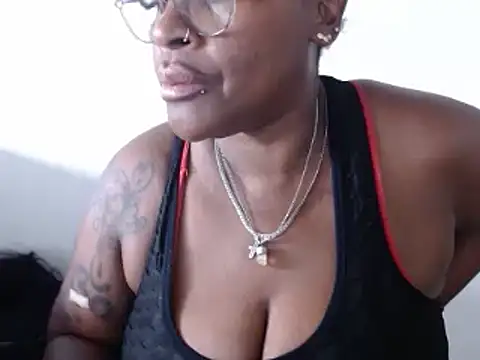 loretybig online show from February 19, 2025, 7:16 pm