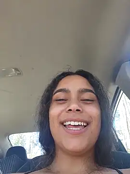 cinnaminnie online show from March 1, 2025, 4:22 pm