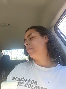 cinnaminnie online show from March 17, 2025, 3:50 pm