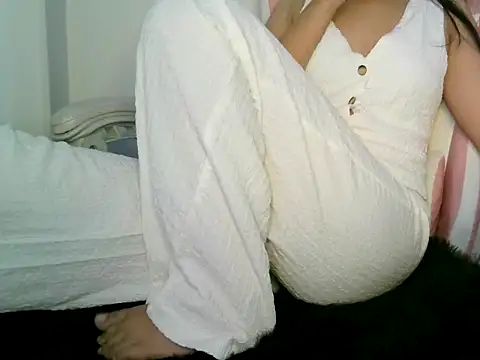 PARI MAI online show from November 8, 2025, 3:50 am