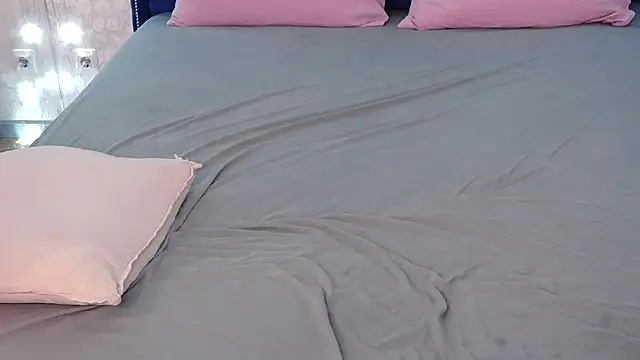 Evapeach  online show from December 7, 2024, 12:52 am