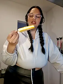 Jujuicy 97 online show from October 29, 2025, 10:06 am