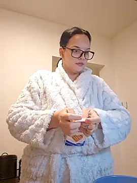 Jujuicy 97 online show from December 1, 2025, 6:46 pm