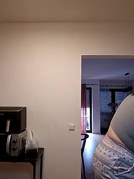 Jujuicy 97 online show from March 12, 2026, 8:53 am