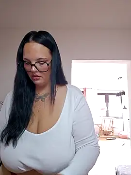 Snapshot of Jujuicy_97 chatting on July 15, 2026, 10:09 am Jujuicy 97 online show from July 15, 2026, 10:09 am