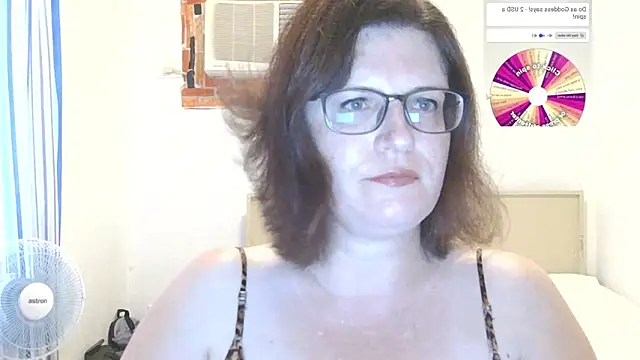 CrimsonMistress online show from January 8, 2026, 10:45 pm