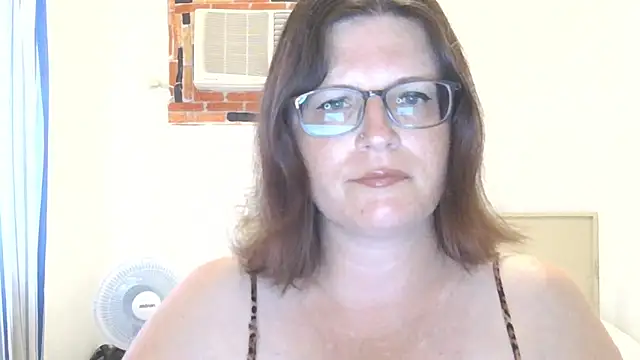 CrimsonMistress online show from April 17, 2026, 10:46 pm