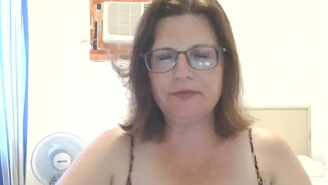 CrimsonMistress online show from April 21, 2026, 10:34 pm