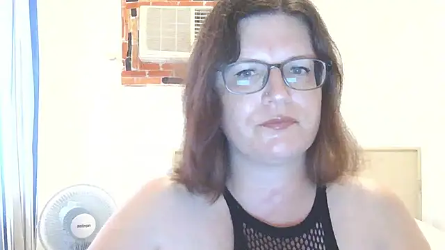 CrimsonMistress online show from April 22, 2026, 10:44 pm