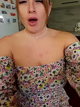 Cute Hot Alice online show from October 17, 2025, 9:28 pm