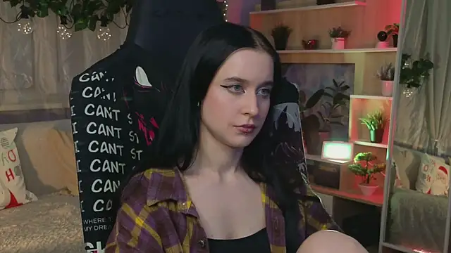 KiraLiLime online show from March 6, 2025, 10:15 pm