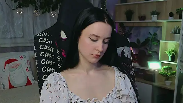 KiraLiLime online show from March 13, 2025, 9:37 pm