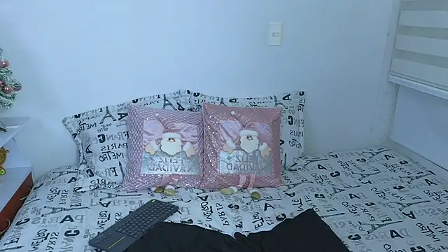 Lorenne Miller online show from December 17, 2024, 12:45 am