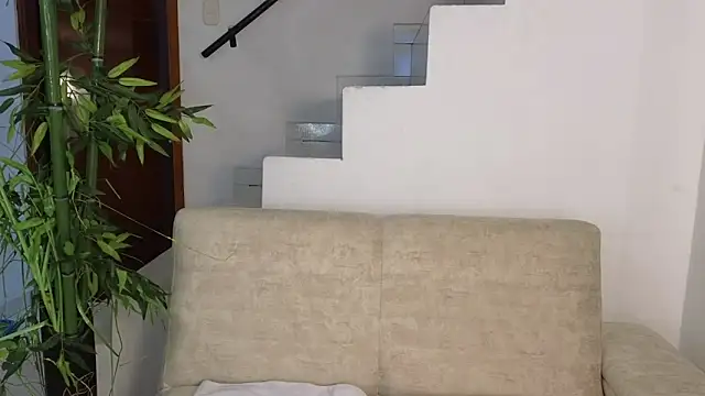 Lorenne Miller online show from September 11, 2025, 4:01 am