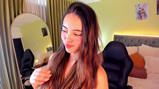  Charlotte evans 1 online show from October 14, 2025, 9:04 pm