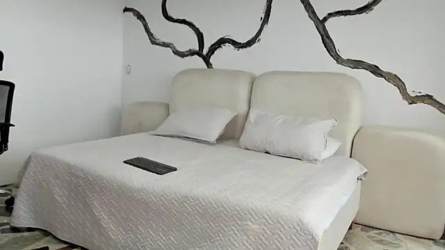 BridgetRodriguez online show from January 27, 2025, 12:37 pm