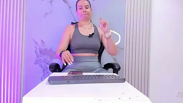 BridgetRodriguez online show from April 22, 2026, 1:12 pm