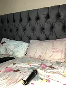 Anaelle24 online show from April 20, 2026, 3:48 pm