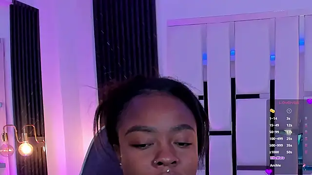 mia schwarz online show from November 17, 2025, 7:14 am