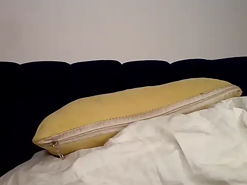 freacky20 online show from April 8, 2026, 9:26 pm