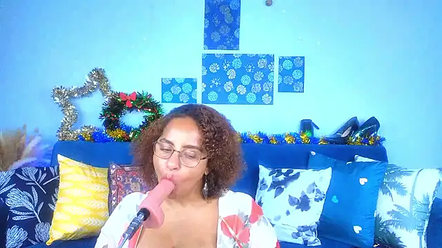 CleopatraYourRoyalAffair online show from December 2, 2024, 7:16 pm