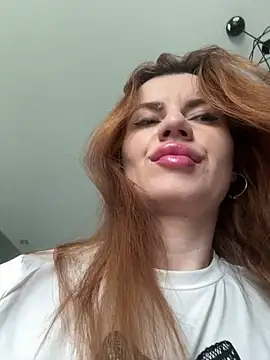 Snapshot of MayaMR chatting on June 8, 2026, 7:53 am MayaMR online show from June 8, 2026, 7:53 am