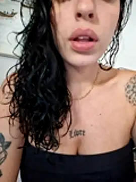 Sweet-diamondxxx online show from November 27, 2025, 5:15 pm