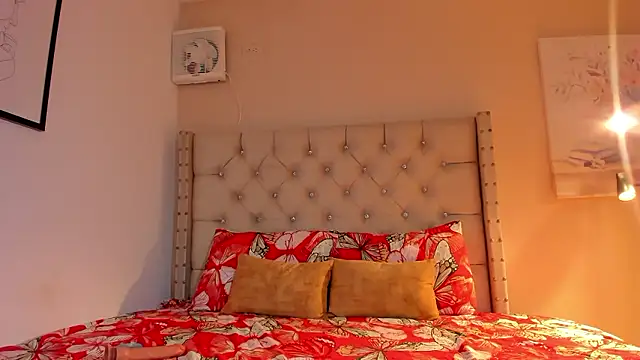 vanesasexyhot21 online show from January 17, 2026, 2:27 am