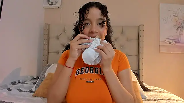 vanesasexyhot21 online show from April 22, 2026, 1:41 am