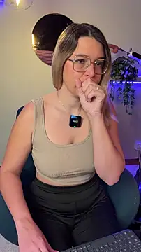 EmyLana online show from March 17, 2026, 8:17 am