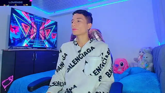 bryamer 19 online show from January 4, 2025, 1:10 am