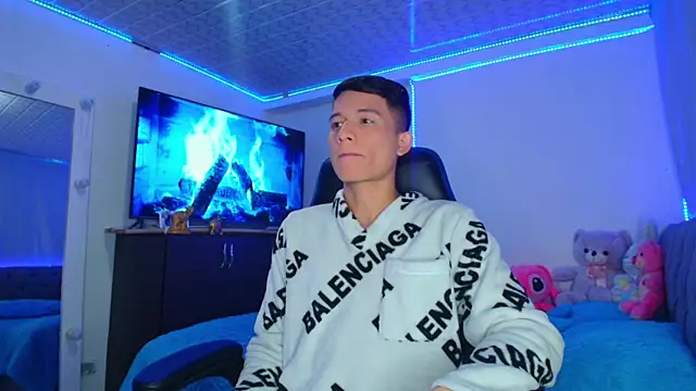 bryamer 19 online show from January 24, 2025, 1:03 am