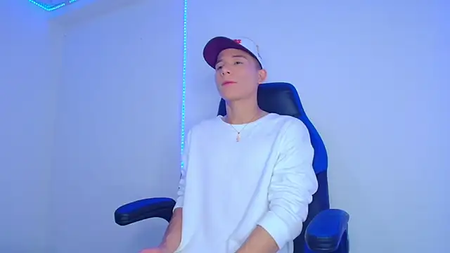 bryamer 19 online show from February 14, 2025, 2:07 am