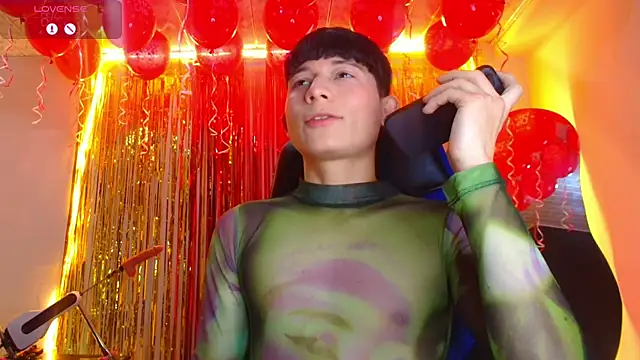 bryamer 19 online show from September 18, 2025, 1:18 am