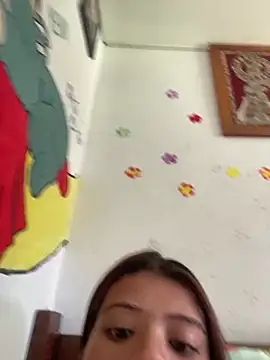 Lusianaaaaaaaaa online show from December 19, 2025, 4:58 pm