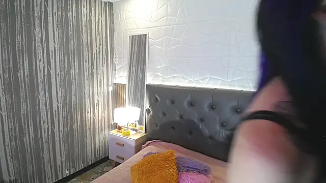 amapola hs online show from September 12, 2025, 8:53 pm