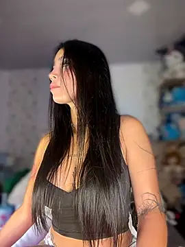 Snapshot of -Loren- chatting on July 24, 2026, 12:14 pm -Loren- online show from July 24, 2026, 12:14 pm