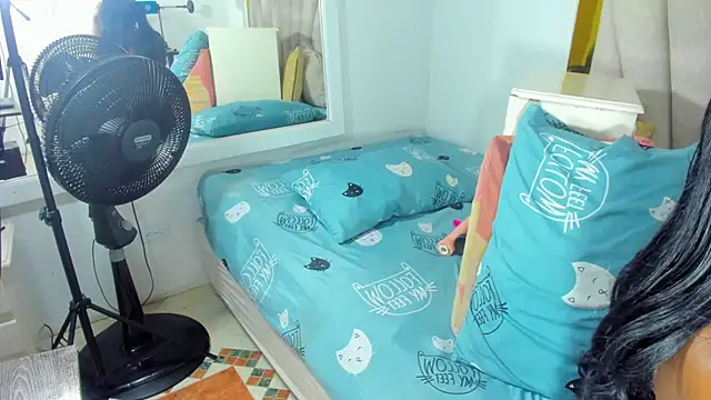 Evelonga 707 online show from February 14, 2025, 7:12 pm