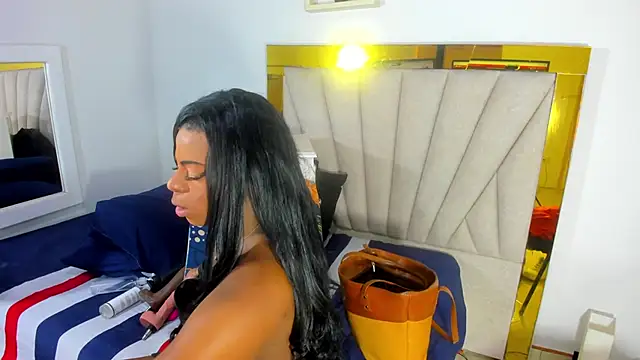 Evelonga 707 online show from March 8, 2025, 7:09 pm