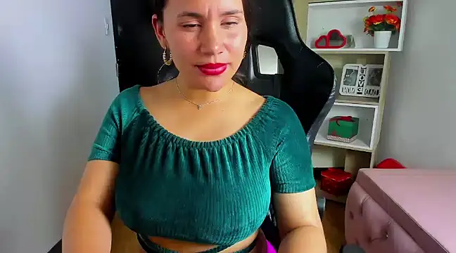 Saylor Lee22 online show from December 4, 2024, 3:15 am