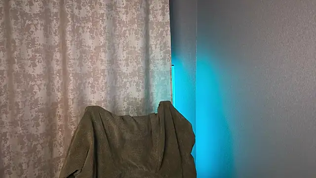 anahori  simon online show from February 3, 2025, 6:17 pm